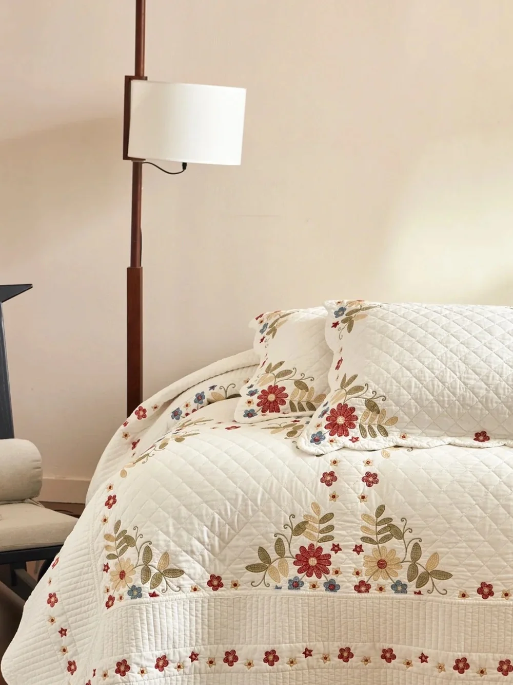 3 piece 100% cotton embroidered cottage floral quilt set farmhouse bedspread
